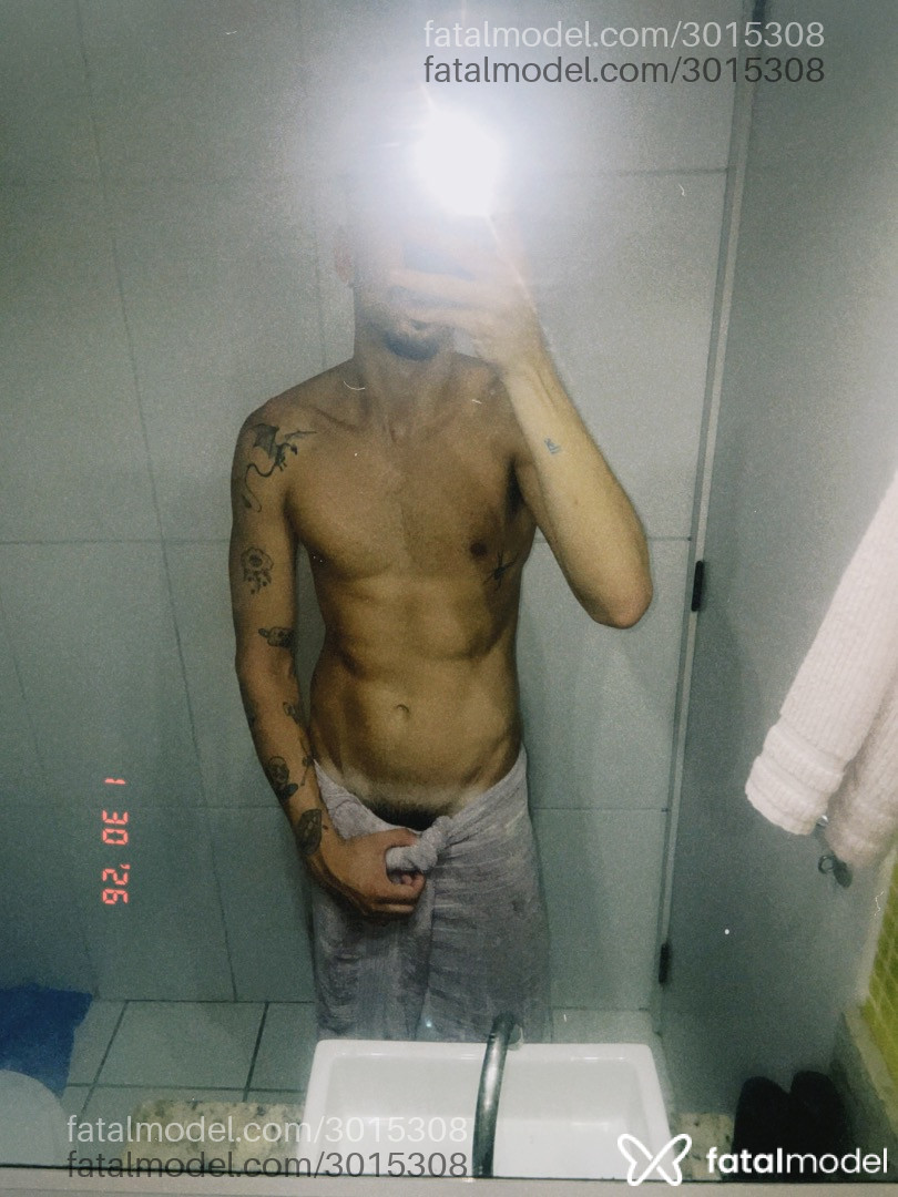 Acompanhante homem morena (o) de olhos castanhos em São José - Renan