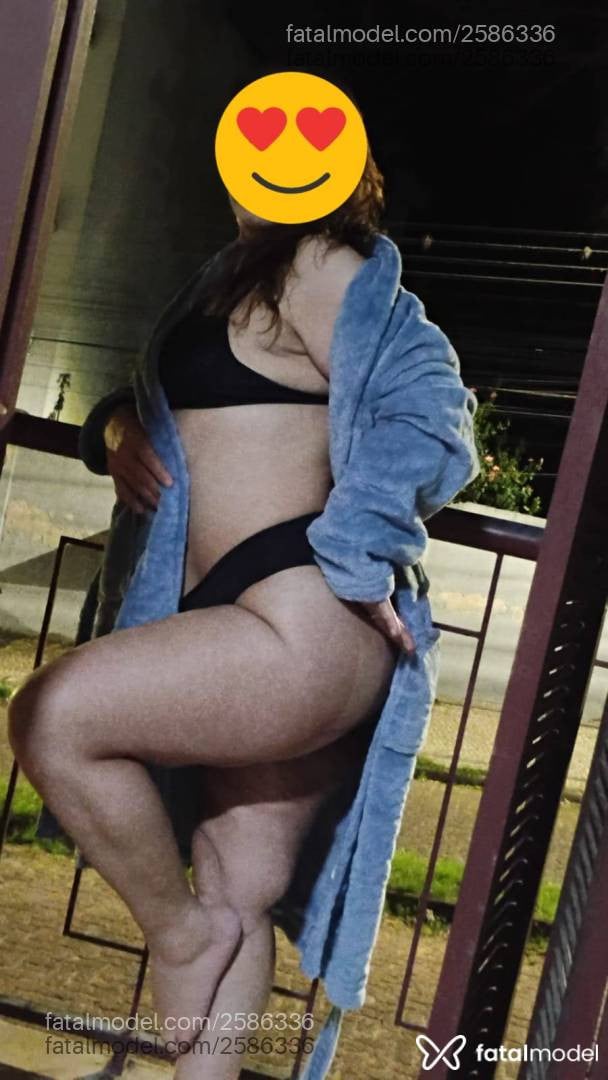 Acompanhante mulher com cabelo castanho de olhos verdes - Paloma