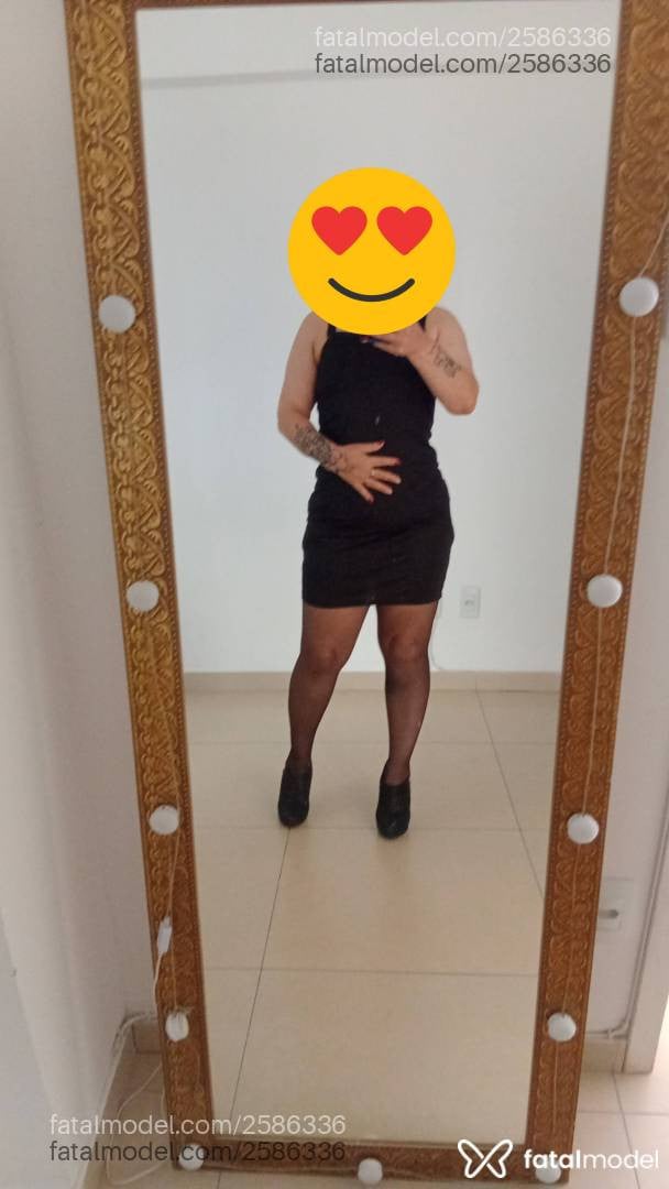 Acompanhante mulher com cabelo castanho de olhos verdes - Paloma