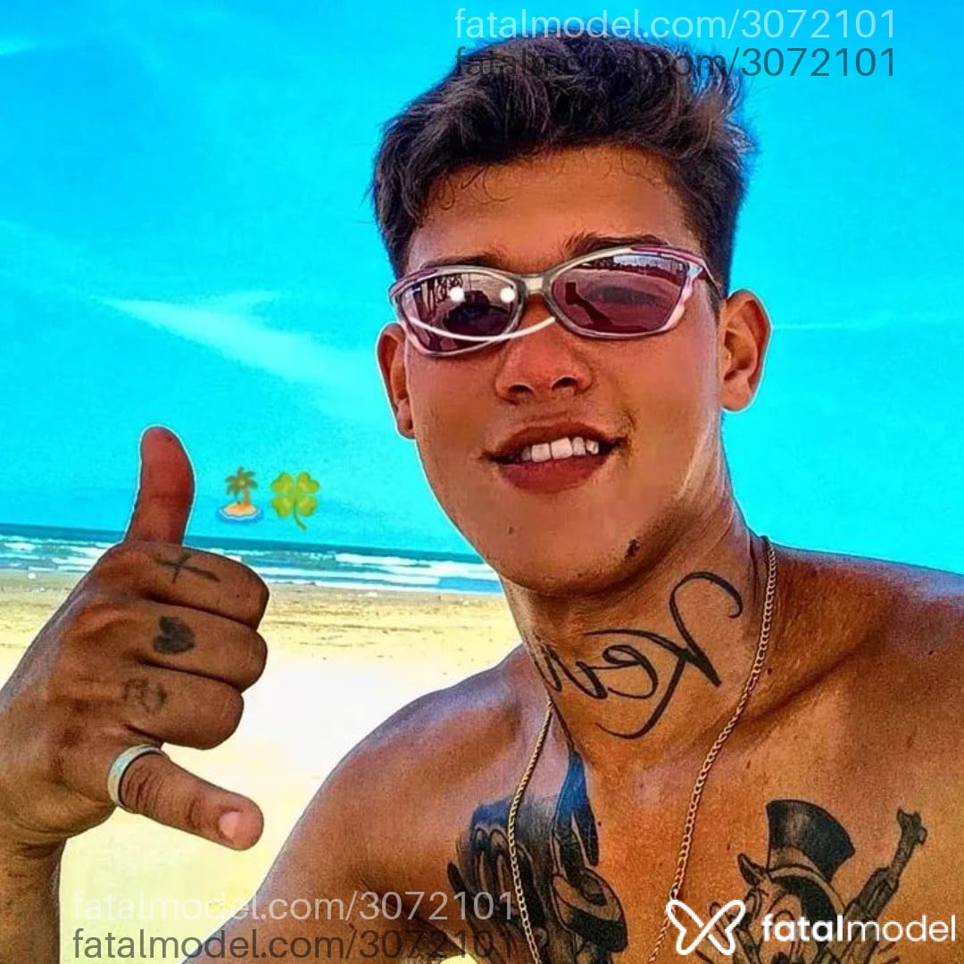 Acompanhante homem com cabelo castanho de olhos castanhos em Praia Grande - Christopher