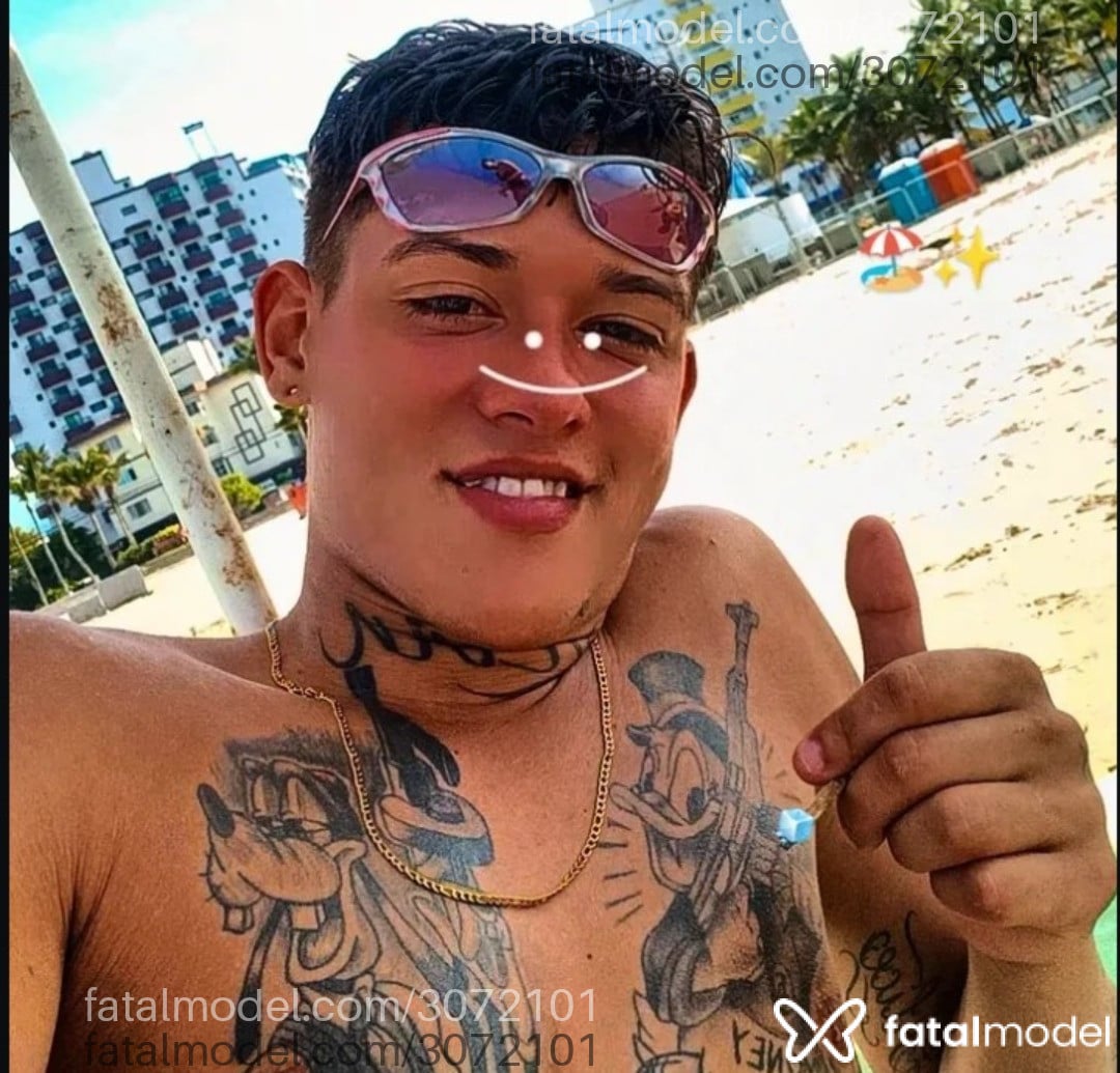 Acompanhante homem com cabelo castanho de olhos castanhos em Praia Grande - Christopher