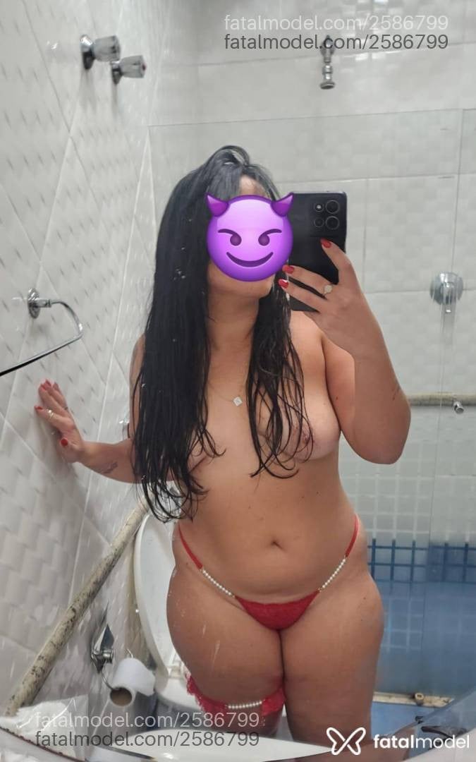Acompanhante mulher loira (o) de olhos castanhos - Giovana