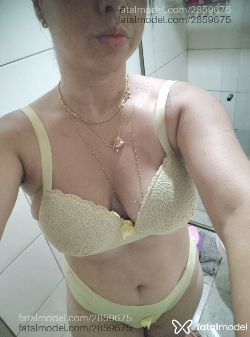 Acompanhante mulher morena (o) de olhos castanhos em Virtual Acompanhante mulher morena (o) de olhos castanhos em Virtual - Gabriela Oliveira