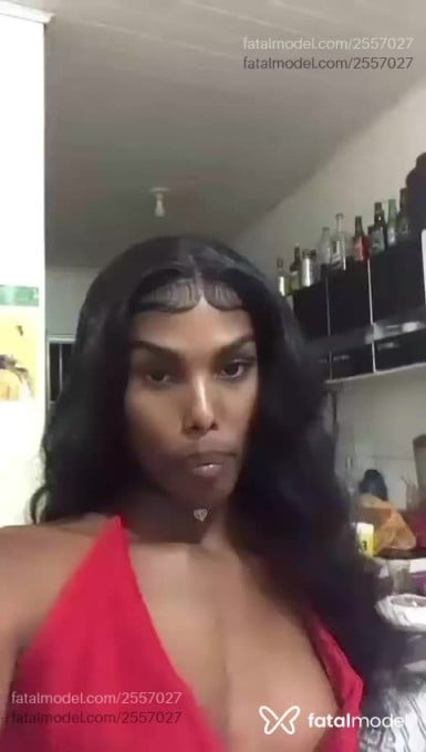 Acompanhante mulher trans morena (o) de olhos castanhos em Feira de Santana Acompanhante mulher trans morena (o) de olhos castanhos em Feira de Santana - Karma íris