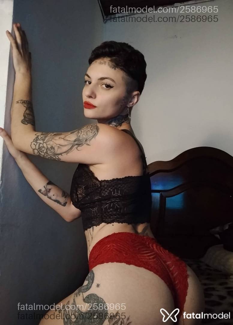 Acompanhante mulher morena (o) de olhos pretos - Rúbia