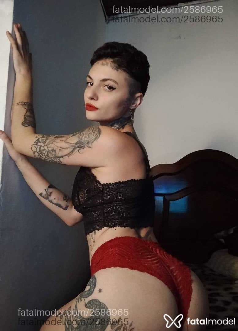 Acompanhante mulher morena (o) de olhos pretos - Rúbia