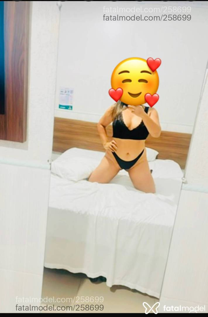 Acompanhante mulher morena (o) de olhos castanhos - Caroline