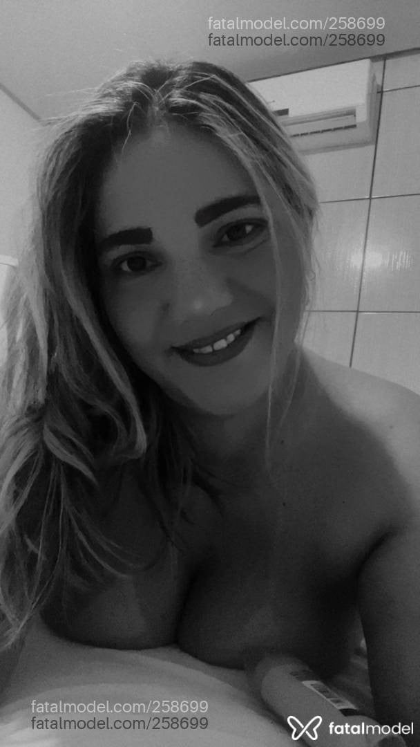 Acompanhante mulher morena (o) de olhos castanhos - Renata Ferraz
