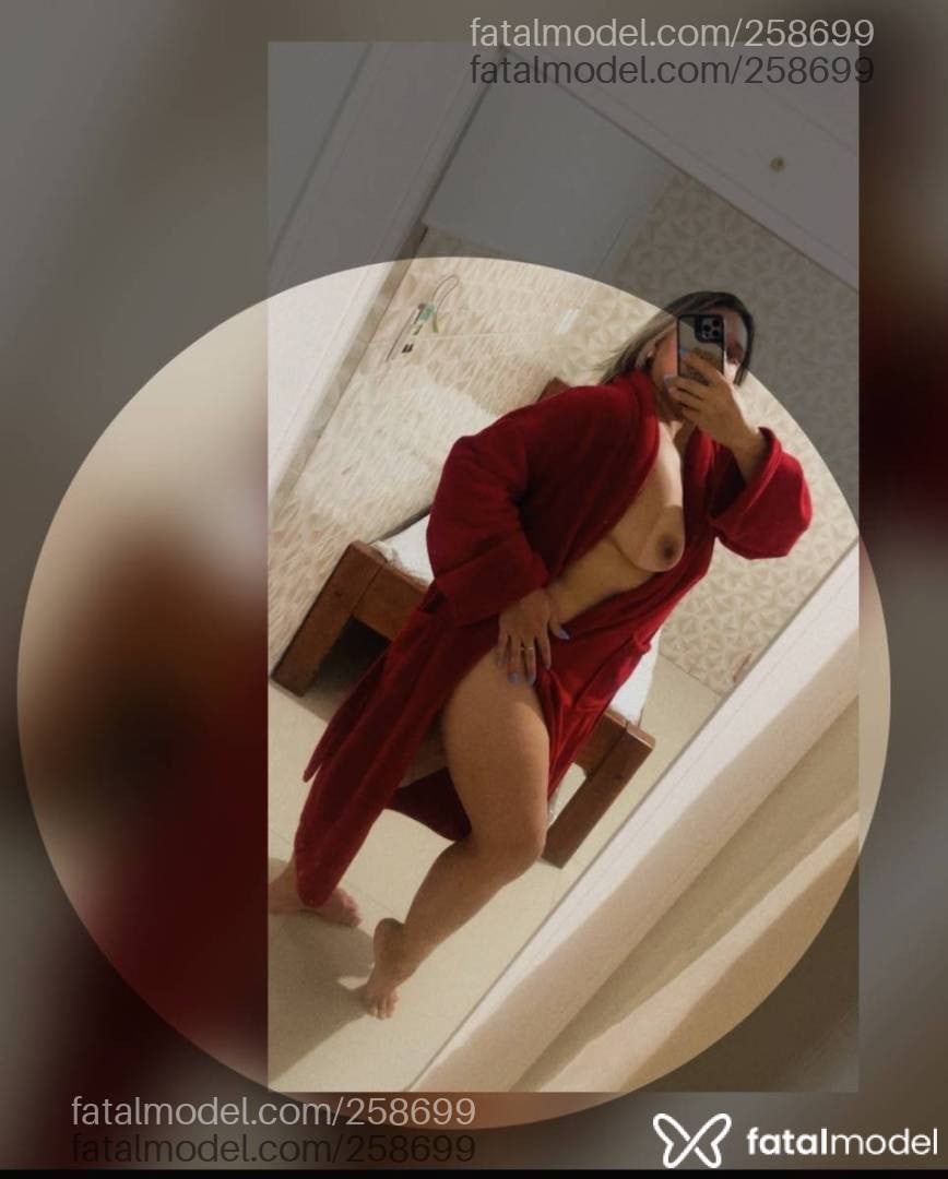 Acompanhante mulher morena (o) de olhos castanhos - Caroline