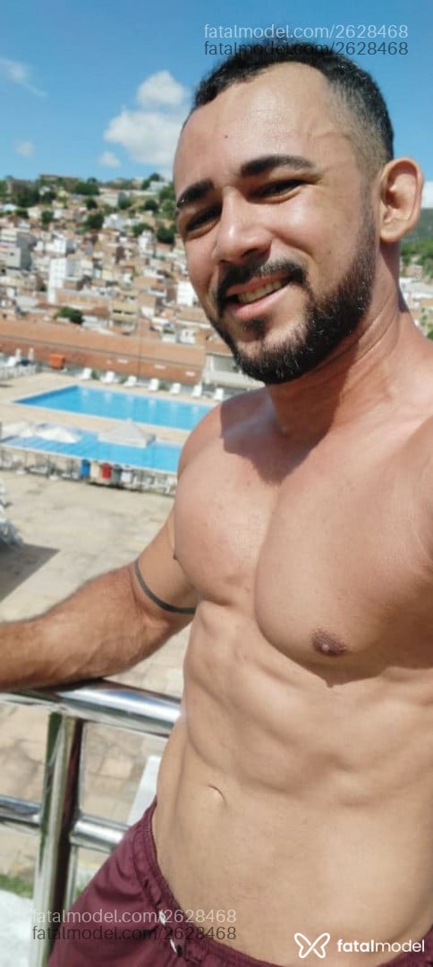 Acompanhante homem morena (o) de olhos azuis em Irecê - Bourgues