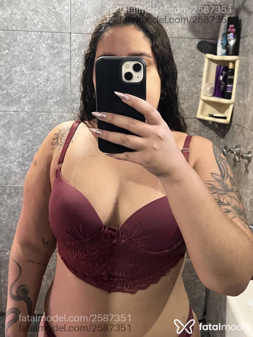 Acompanhante mulher morena (o) de olhos castanhos - Mel