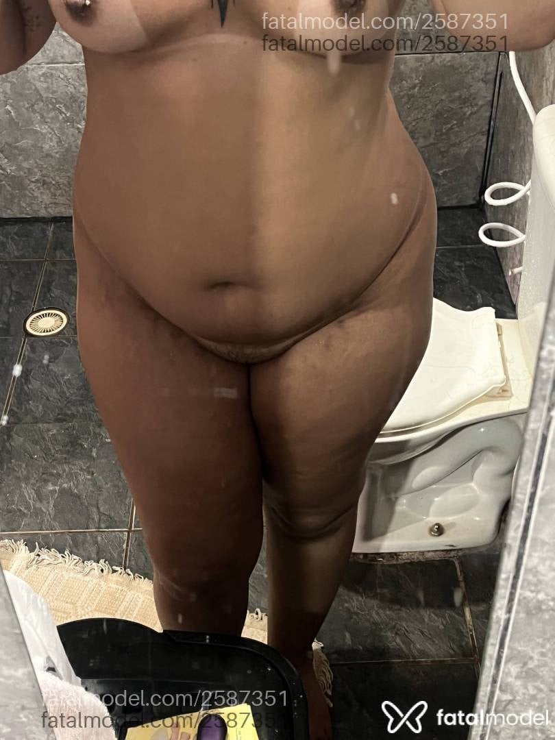 Acompanhante mulher morena (o) de olhos castanhos - Mel