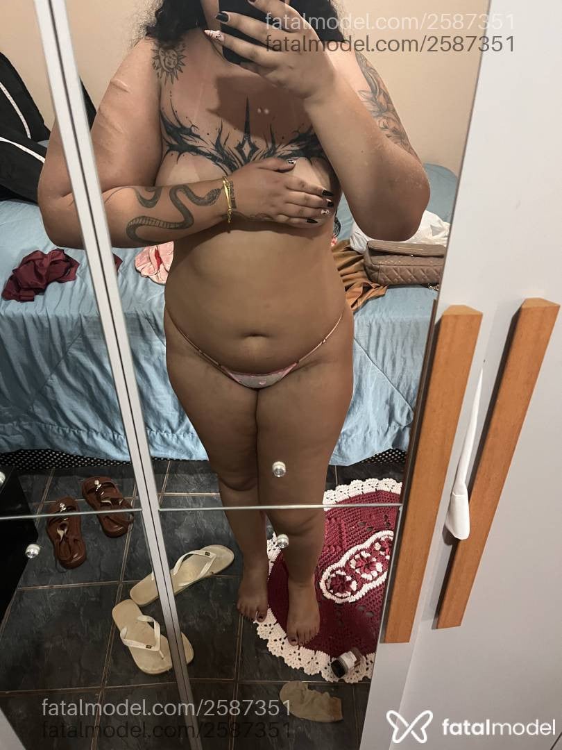 Acompanhante mulher morena (o) de olhos castanhos - Mel
