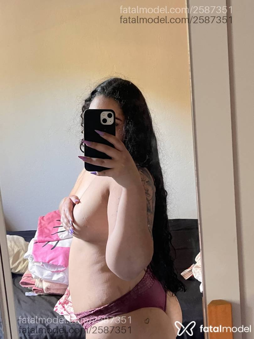 Acompanhante mulher morena (o) de olhos castanhos - Mel