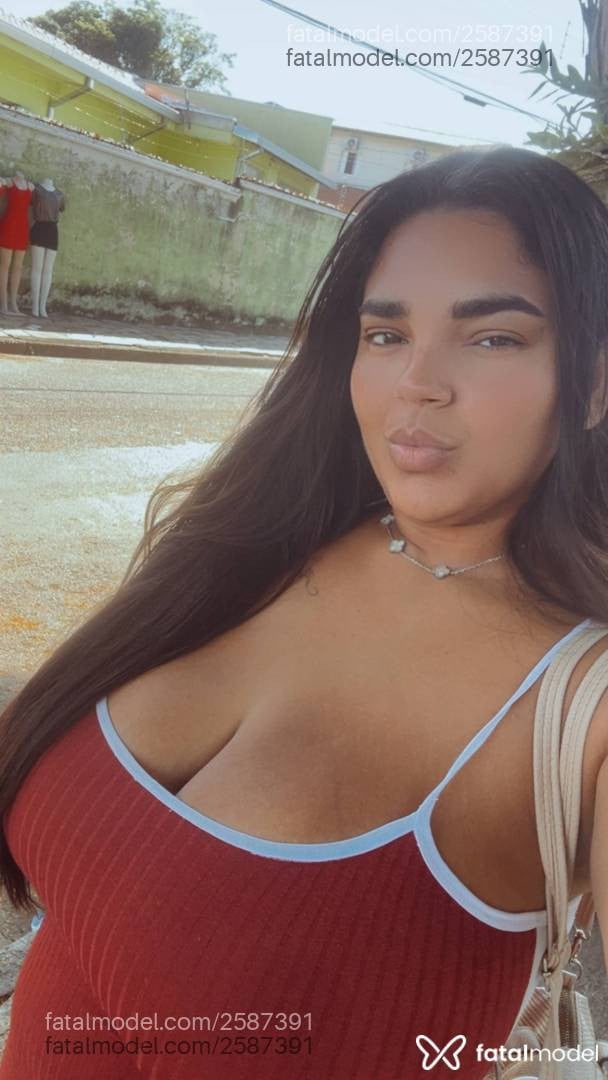 Acompanhante mulher morena (o) de olhos castanhos - Carool