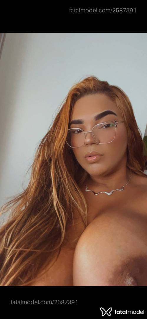 Acompanhante mulher morena (o) de olhos castanhos - Carool