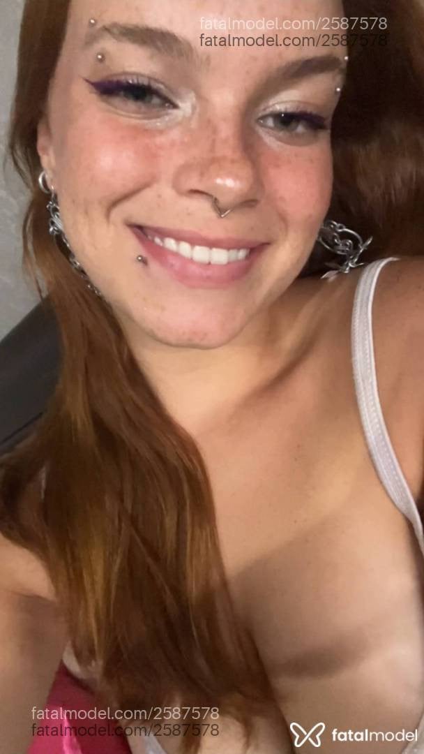 Acompanhante mulher ruiva (o) de olhos verdes - Kali Jasmine