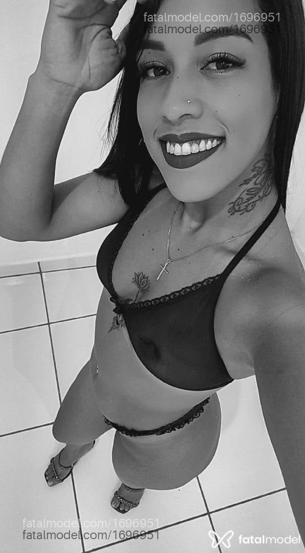 Acompanhante mulher com cabelo castanho de olhos castanhos em São Sebastião - Sofia