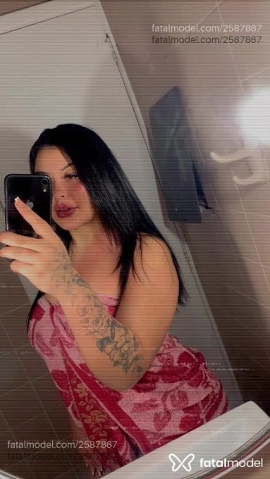 Acompanhante mulher morena (o) de olhos pretos em Balneário Camboriú - Kaka Silva