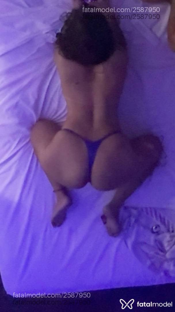 Acompanhante mulher com cabelo castanho de olhos castanhos - Rafaela Fernandes