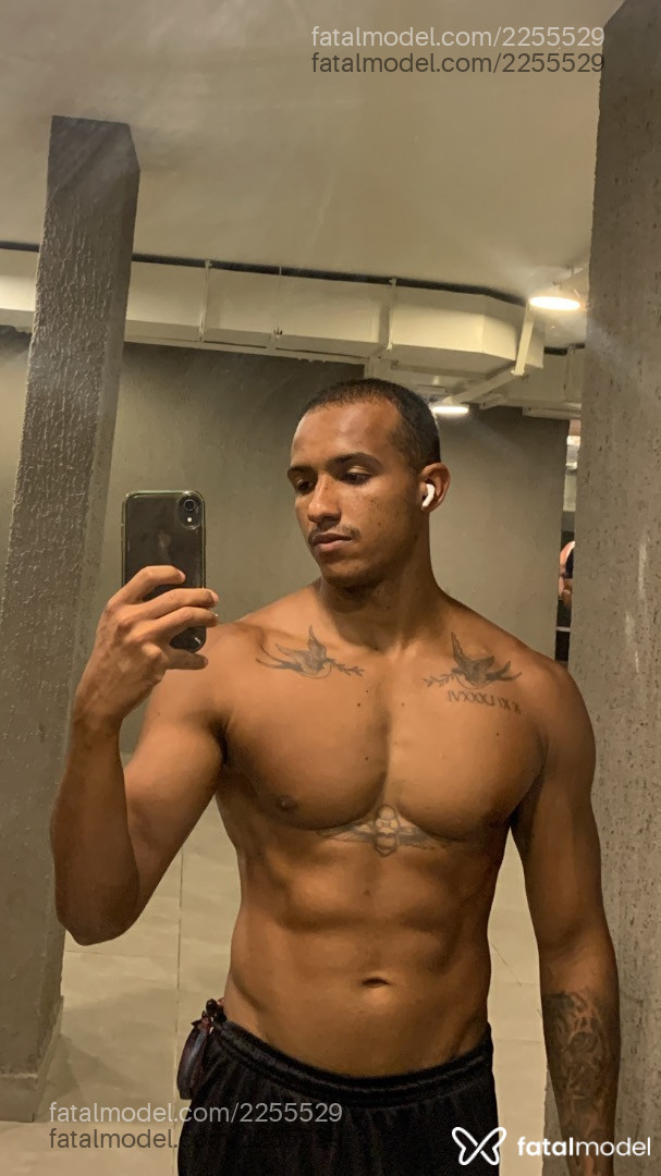 Acompanhante homem morena (o) de olhos pretos em Rio de Janeiro Acompanhante homem morena (o) de olhos pretos em Rio de Janeiro - Gabriel Bastos