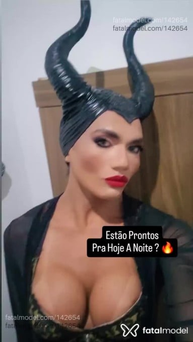 Acompanhante mulher trans morena (o) de olhos castanhos em Sousa - Vivi