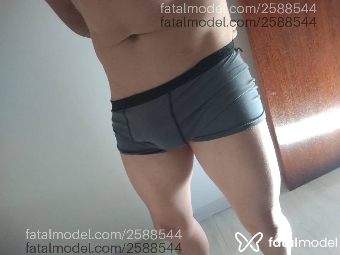 Acompanhante homem com cabelo castanho de olhos castanhos em Guarapari - Cachorrão