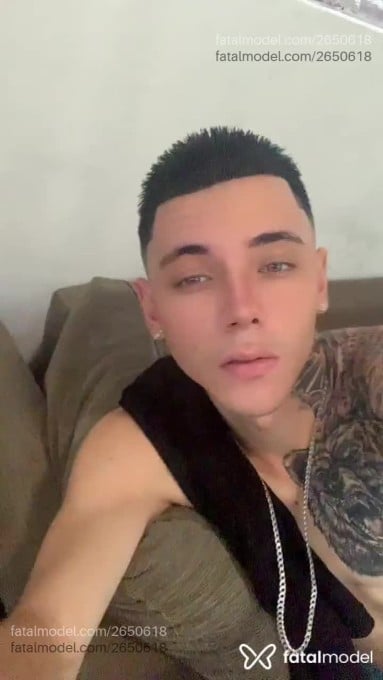 Acompanhante homem com cabelo castanho de olhos verdes em Boa Viagem Acompanhante homem com cabelo castanho de olhos verdes em Boa Viagem - Jhonsantos