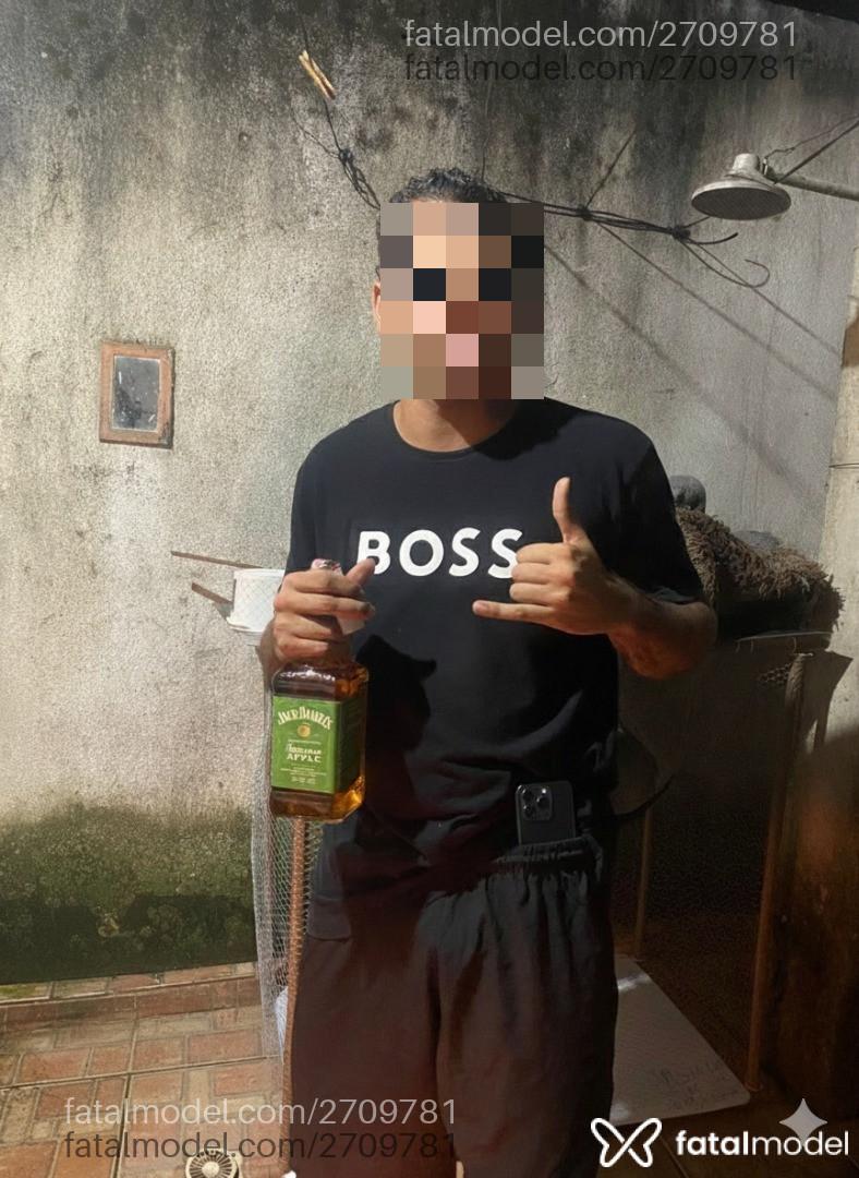 Acompanhante homem morena (o) de olhos castanhos em Porto Seguro - Lucas