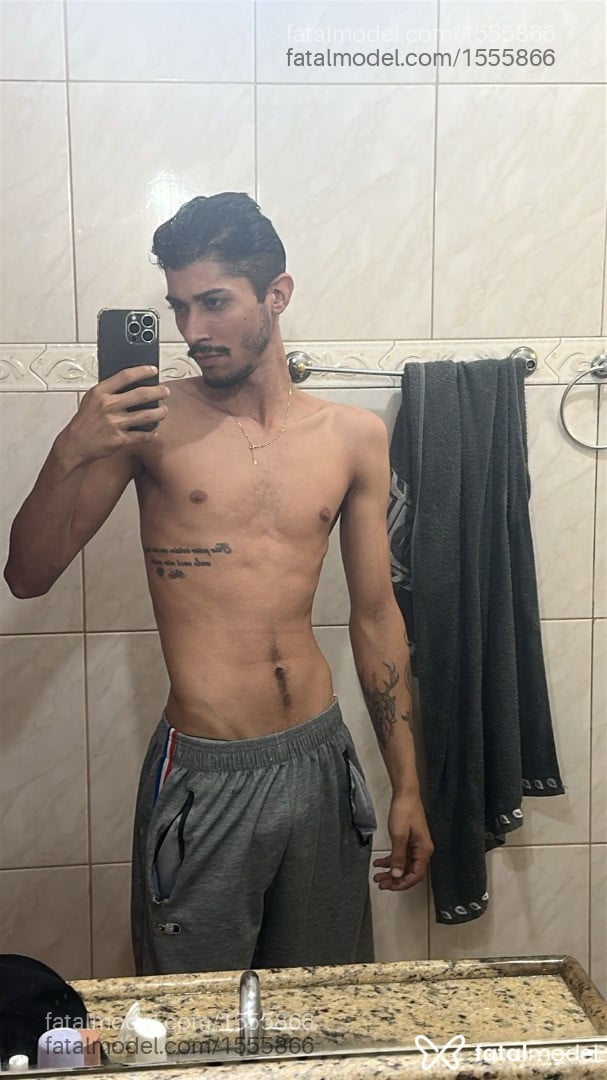 Acompanhante homem morena (o) de olhos castanhos em Ituiutaba - Bruno