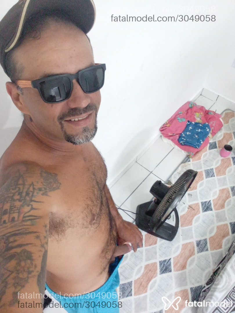 Acompanhante homem com cabelo castanho de olhos castanhos - Fernando Acompanhante homem com cabelo castanho de olhos castanhos - Fernando
