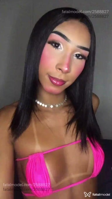 Acompanhante mulher trans morena (o) de olhos pretos em Cabo Frio - Vick Niinfa