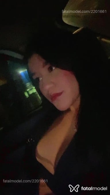 Acompanhante mulher com cabelo castanho de olhos castanhos em São Paulo - Isis Colucci