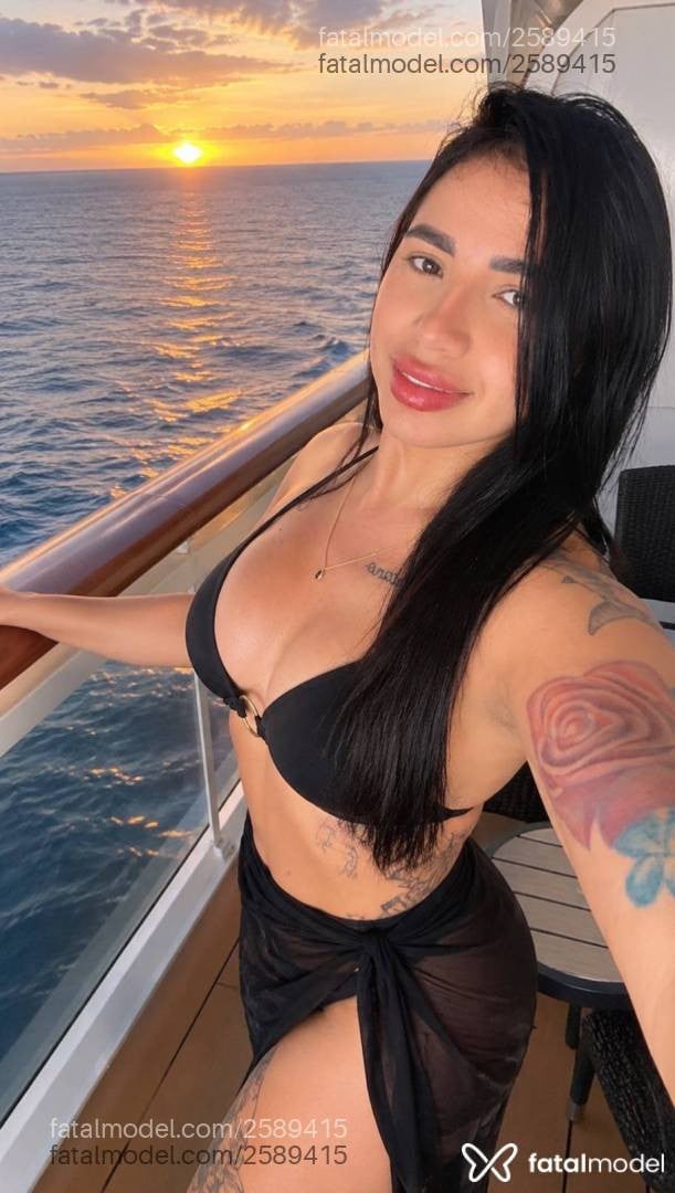 Acompanhante mulher morena (o) de olhos castanhos - Beatriz