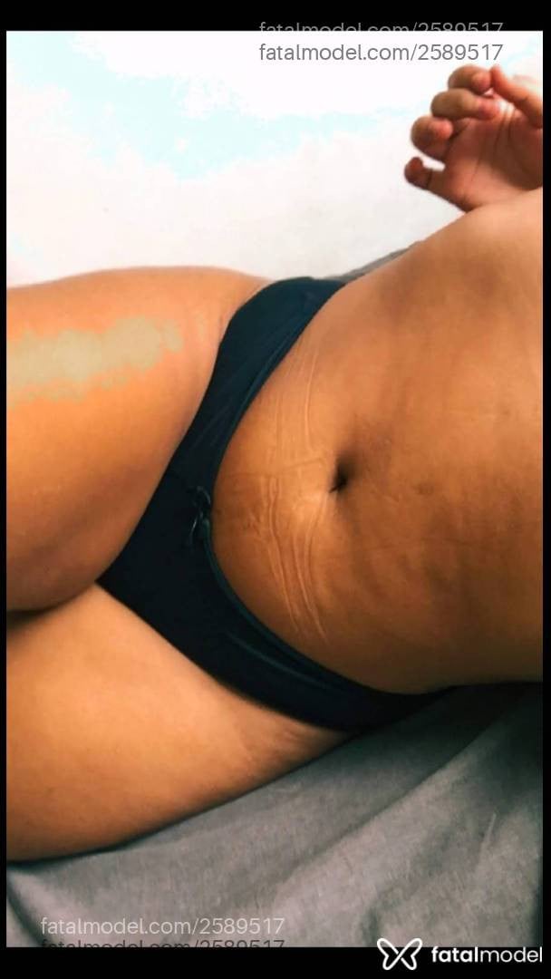 Acompanhante mulher morena (o) de olhos pretos - Domme