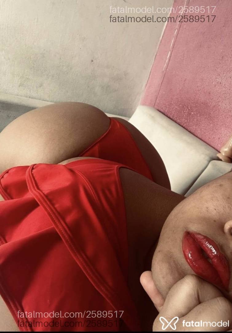 Acompanhante mulher morena (o) de olhos pretos em Virtual - Domme