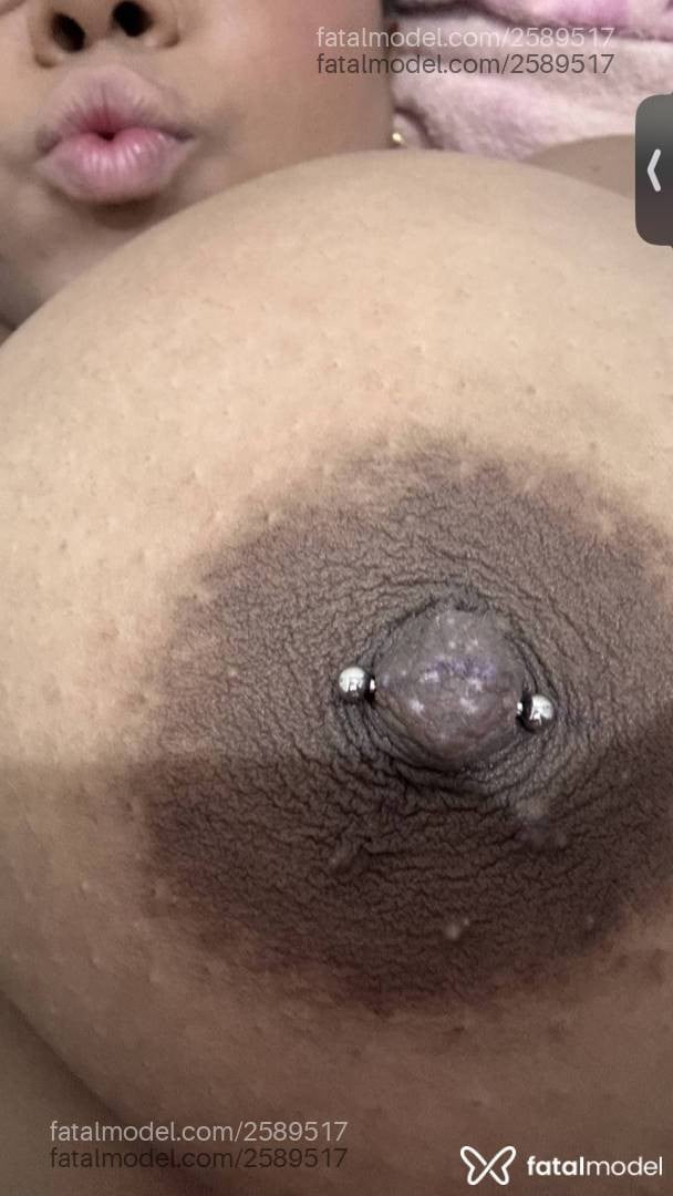 Acompanhante mulher morena (o) de olhos pretos - Domme