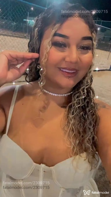 Acompanhante mulher loira (o) de olhos mel em Manaus - Julinha