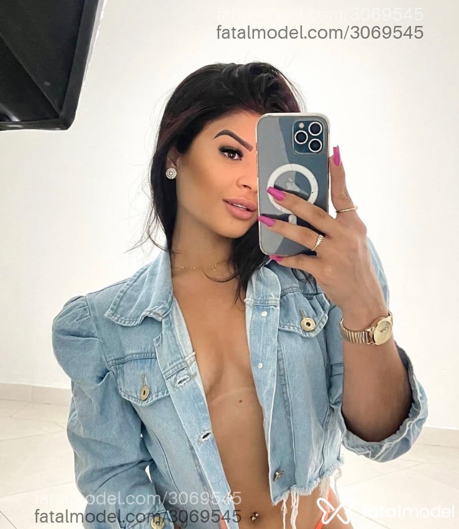 Acompanhante mulher morena (o) de olhos castanhos - Sophia