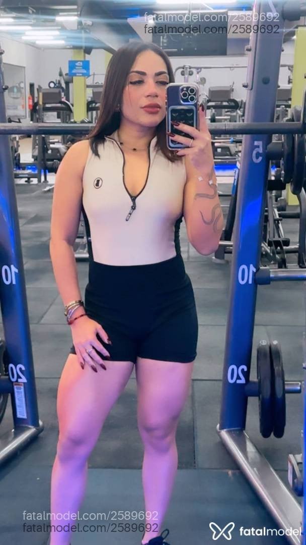 Acompanhante mulher com cabelo castanho de olhos castanhos - Mara Maravilhosa