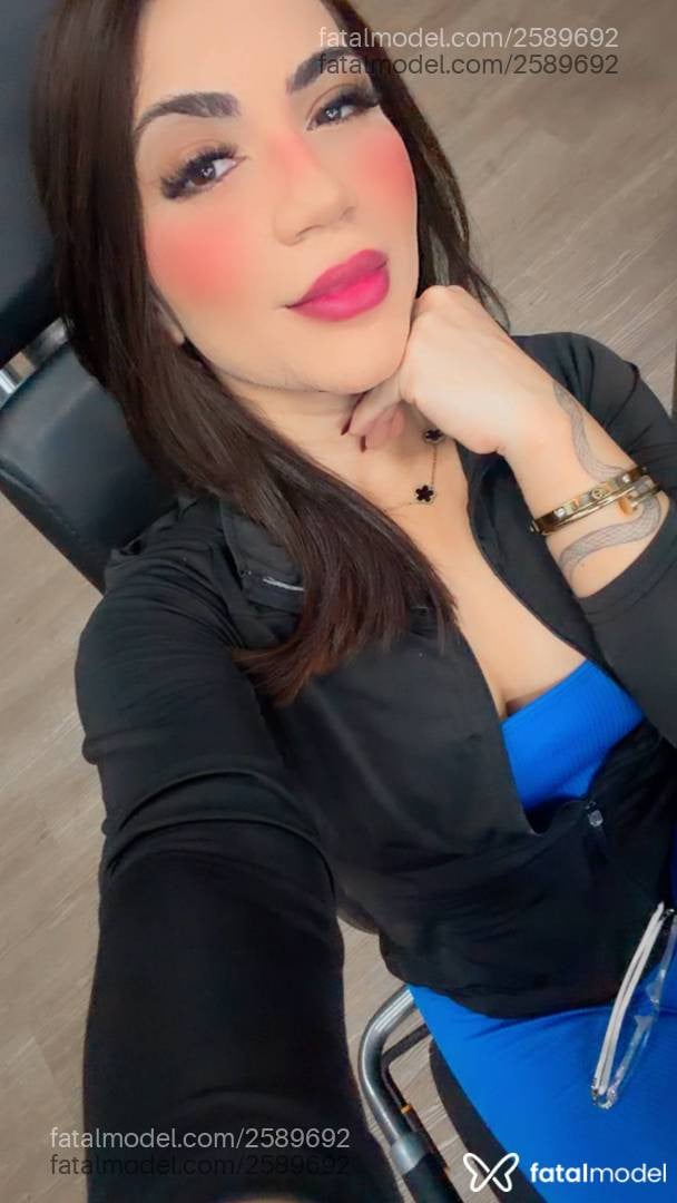 Acompanhante mulher com cabelo castanho de olhos castanhos - Mara Maravilhosa