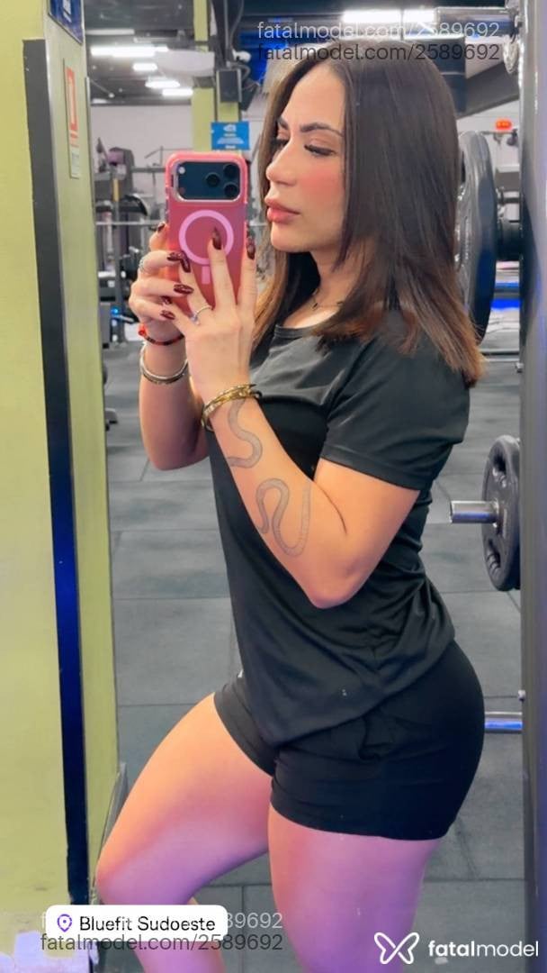 Acompanhante mulher com cabelo castanho de olhos castanhos - Mara Maravilhosa