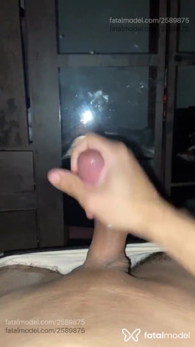 Acompanhante homem morena (o) de olhos castanhos em Palhoça - Lucas