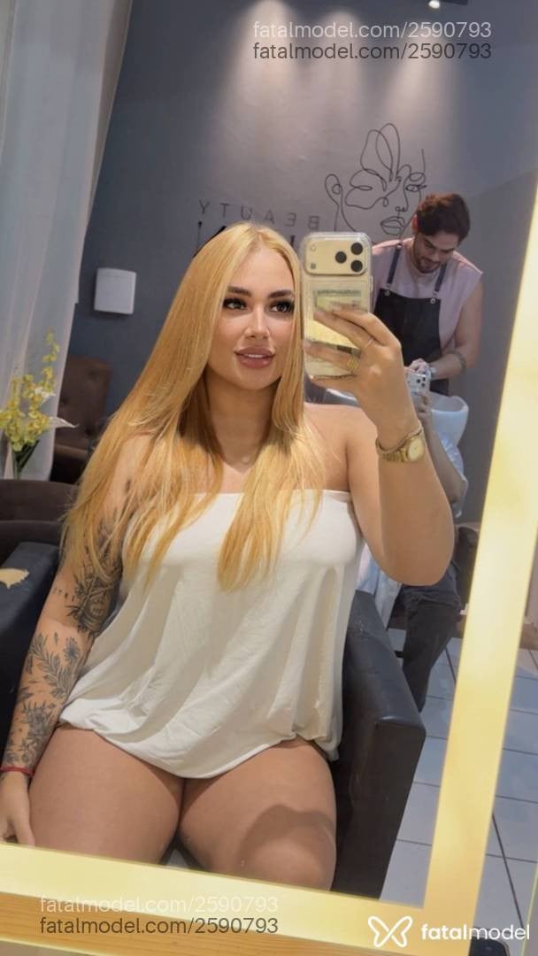 Acompanhante mulher ruiva (o) de olhos castanhos - Isabella Queiroz