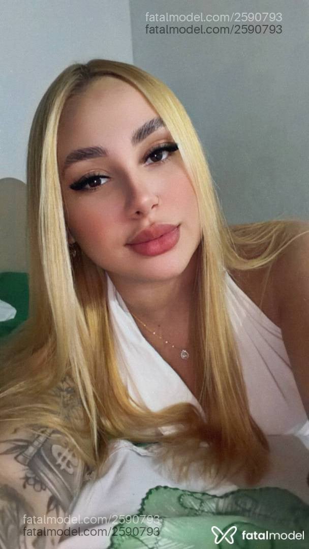 Acompanhante mulher ruiva (o) de olhos castanhos - Isabella Queiroz