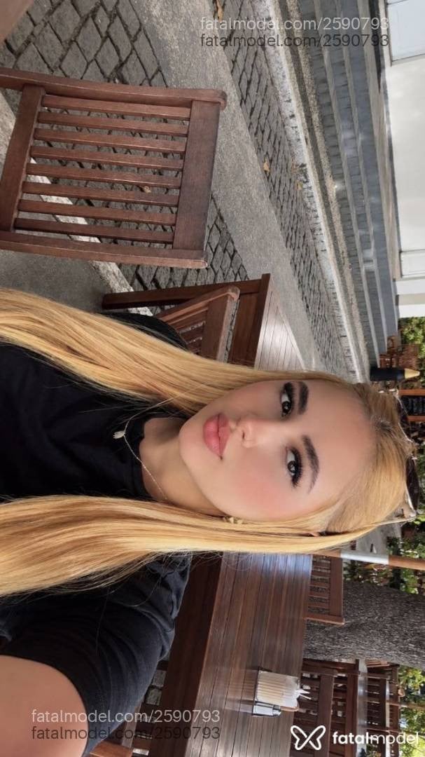 Acompanhante mulher ruiva (o) de olhos castanhos - Isabella Queiroz