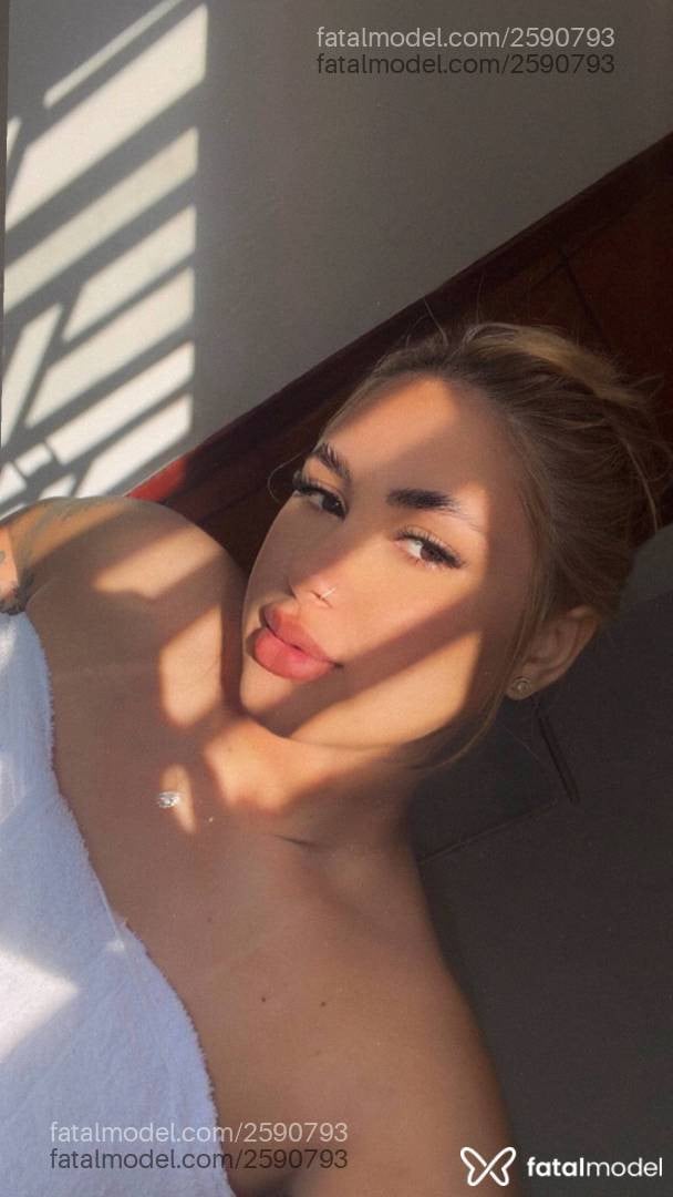 Acompanhante mulher ruiva (o) de olhos castanhos - Isabella Queiroz