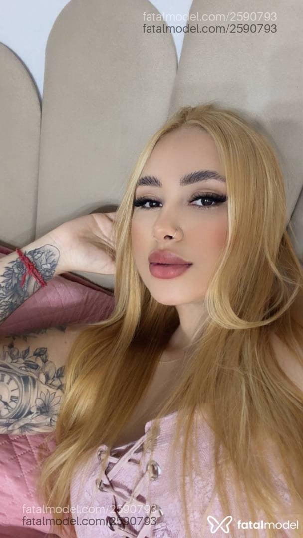 Acompanhante mulher ruiva (o) de olhos castanhos - Isabella Queiroz