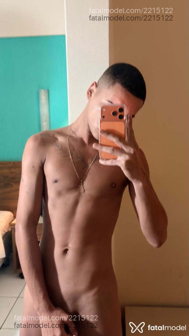 Acompanhante homem morena (o) de olhos pretos em Petrópolis - Thssilva