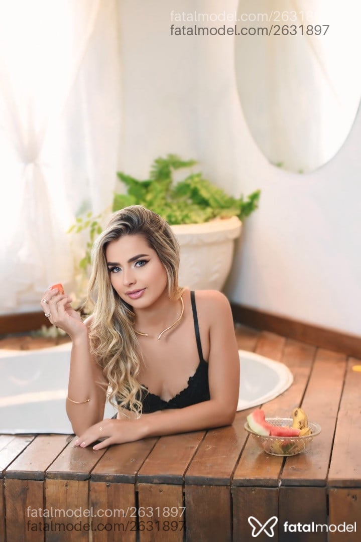 Acompanhante mulher loira (o) de olhos verdes em Porto Alegre Acompanhante mulher loira (o) de olhos verdes em Porto Alegre - Gabriela Prada